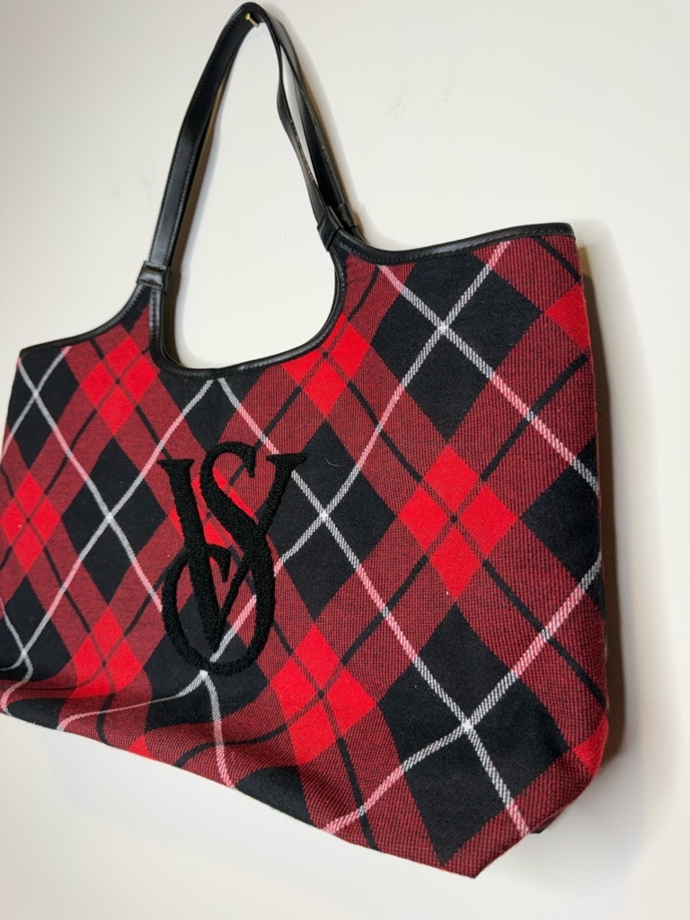 Victoria's Secret Plaid Tote Bag from the Black Friday 2023 collection - Picture 6 of 11